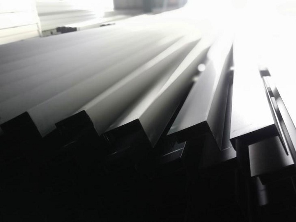 Bạn biết gì về Anodization Phim nhôm Hồ sơ? 